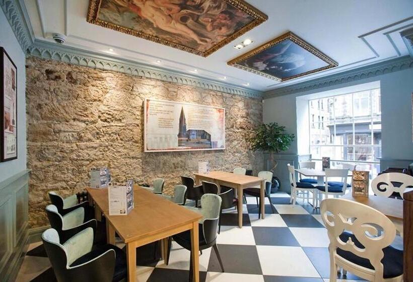 Отель The Guildhall And Linen Exchange Wetherspoon