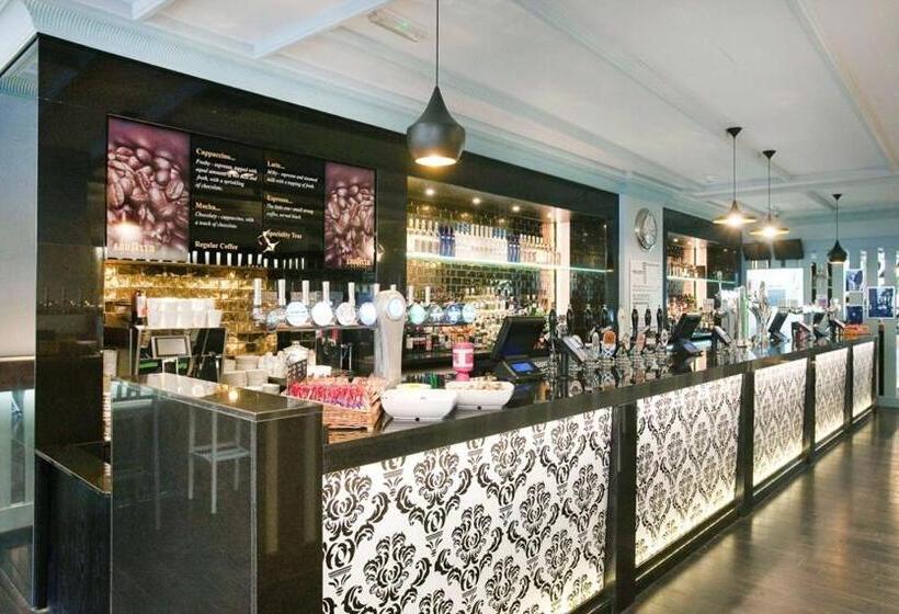 Hotel The Guildhall And Linen Exchange Wetherspoon