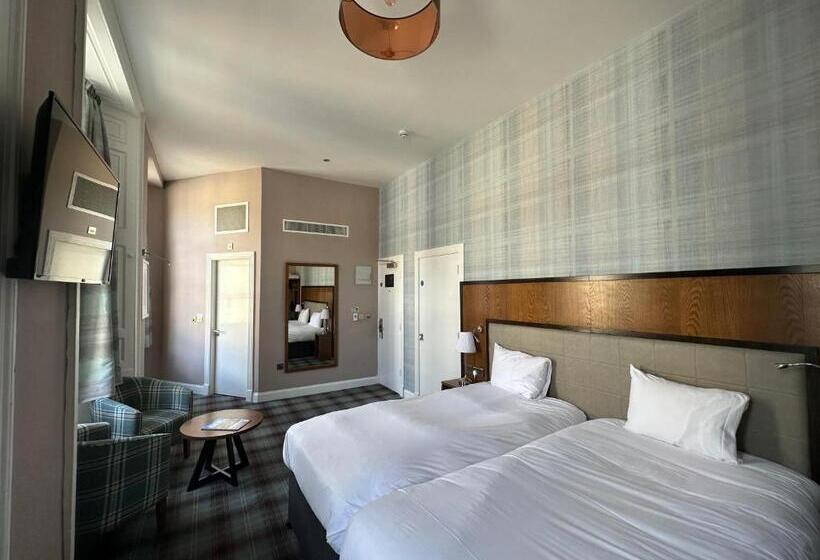 Отель The Guildhall And Linen Exchange Wetherspoon