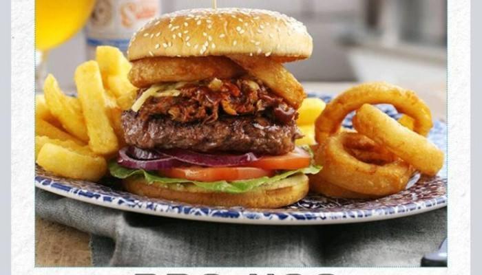 בית מלון כפרי The Hatchet Inn Wetherspoon