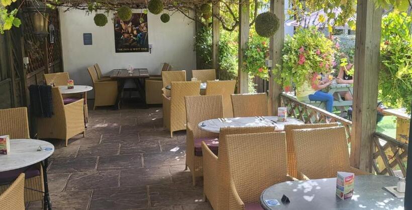 ホテル The Inn West End