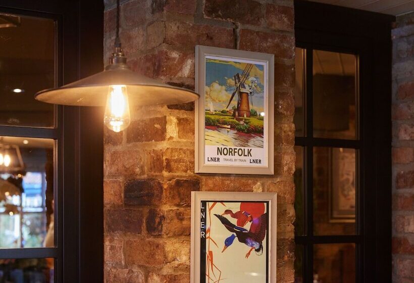 فندق The Kings Head Wroxham By Greene King Inns