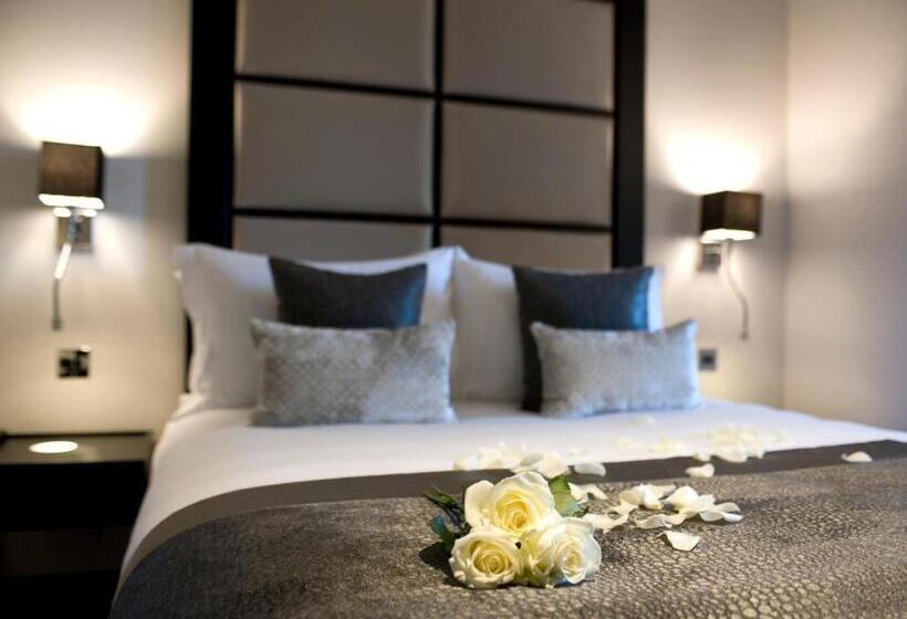 בית מלון כפרי The Lodge At Kingswood