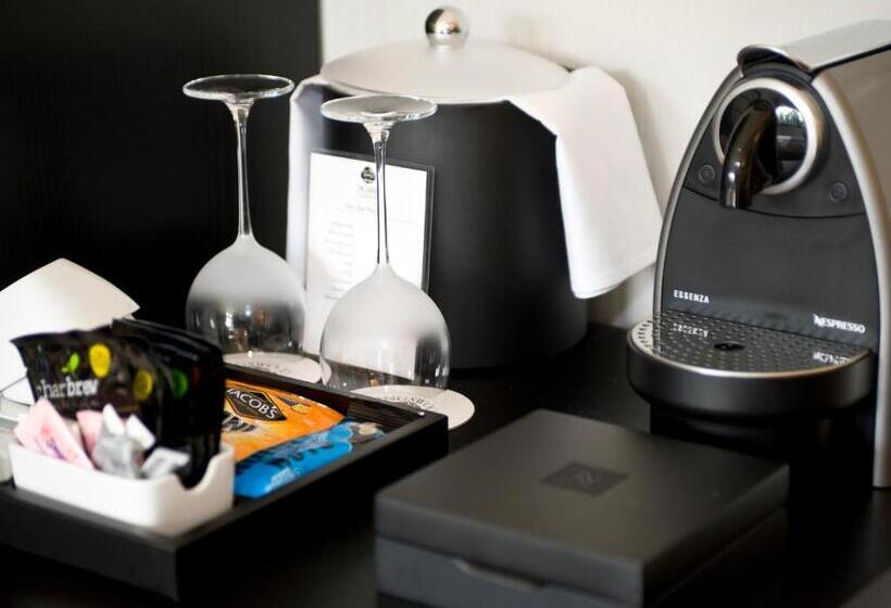 בית מלון כפרי The Lodge At Kingswood