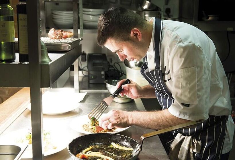 The Peppermill Town House Hotel & Restaurant