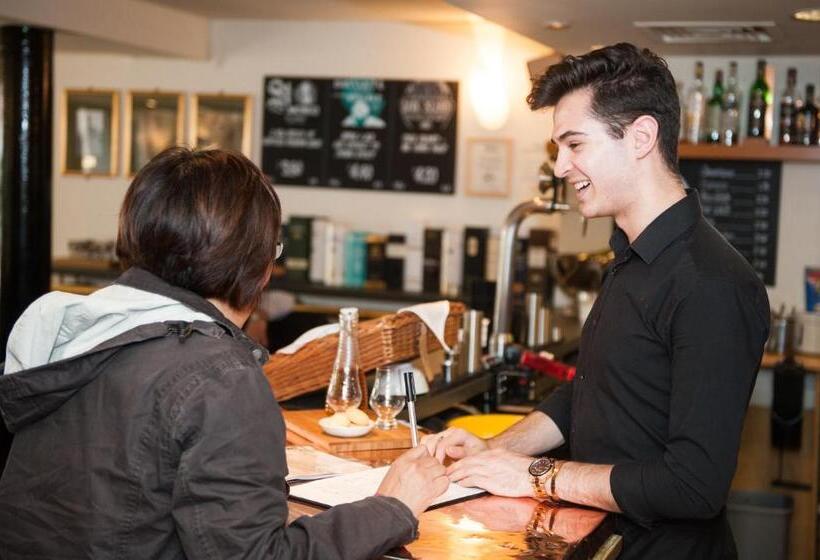 ホテル The Pipers Tryst