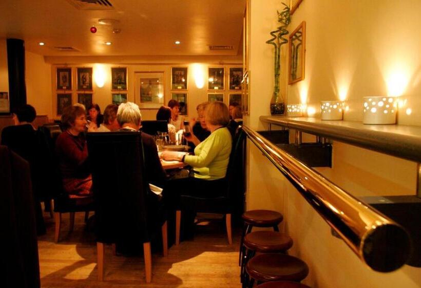 ホテル The Pipers Tryst