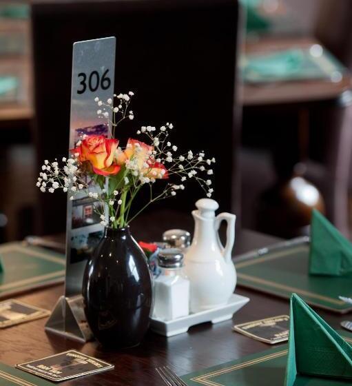 호텔 The Racehorses