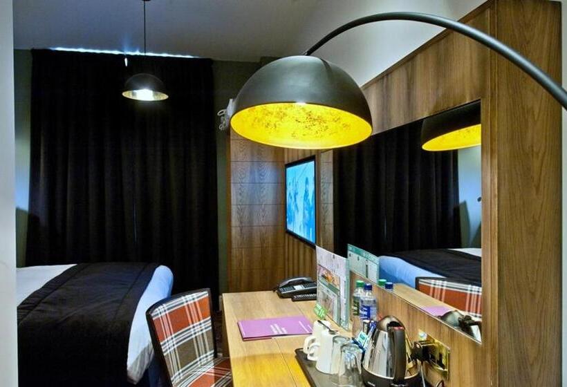 Отель The Saltoun Inn