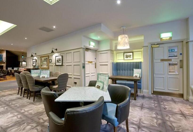 Отель The Saltoun Inn