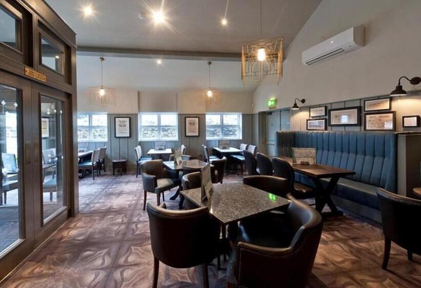 Отель The Saltoun Inn