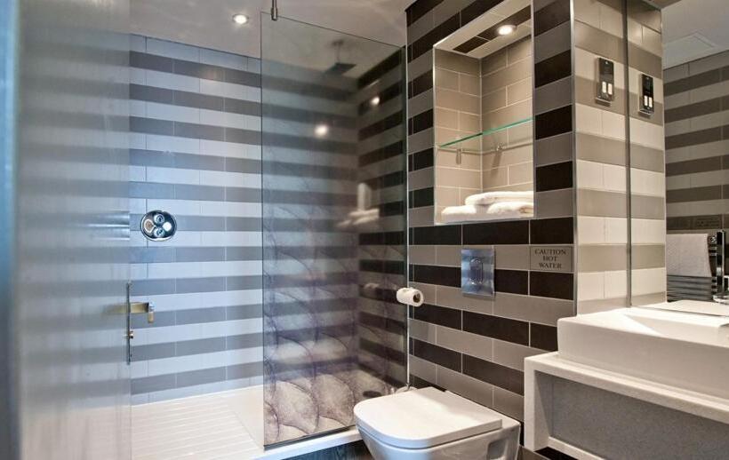 Отель The Saltoun Inn