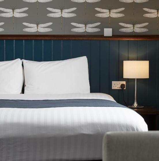 Отель The Spyglass & Kettle By Greene King Inns