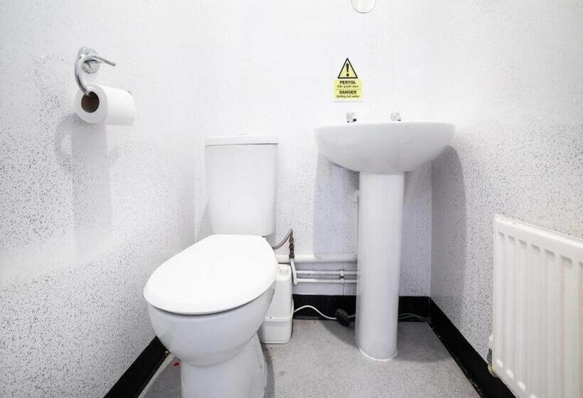 Отель The Traxx