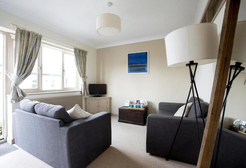 فندق The Tytherleigh Arms