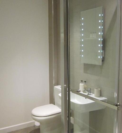 فندق The Tytherleigh Arms