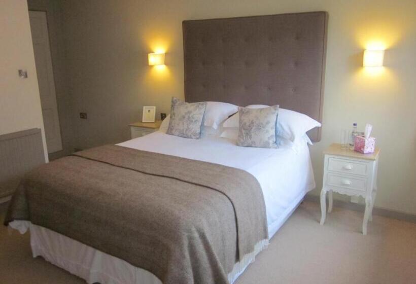 فندق The Tytherleigh Arms