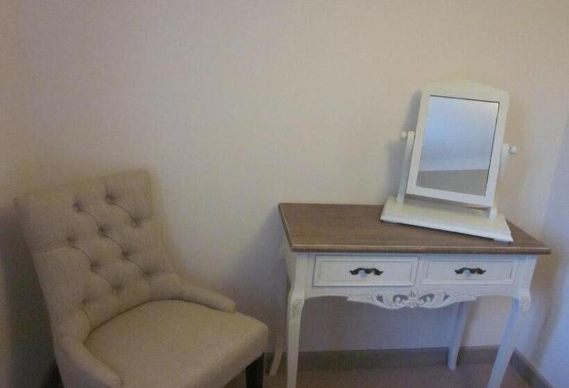 فندق The Tytherleigh Arms