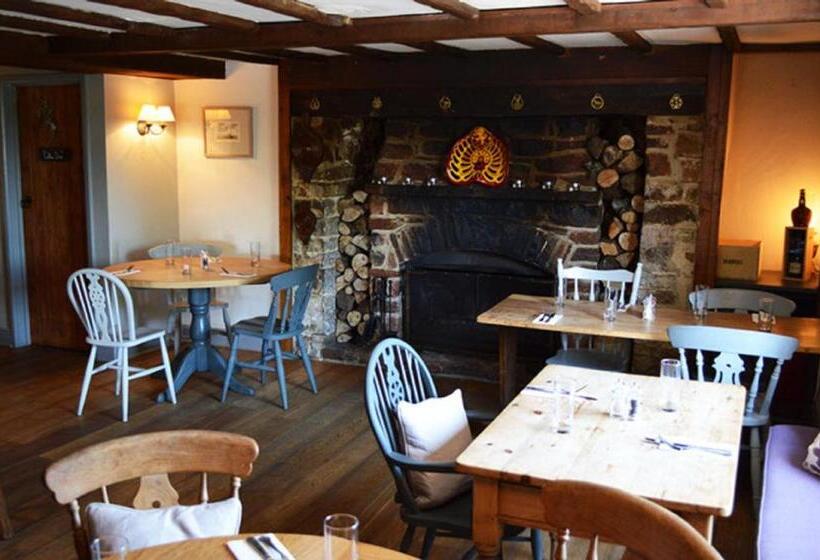 فندق The Tytherleigh Arms