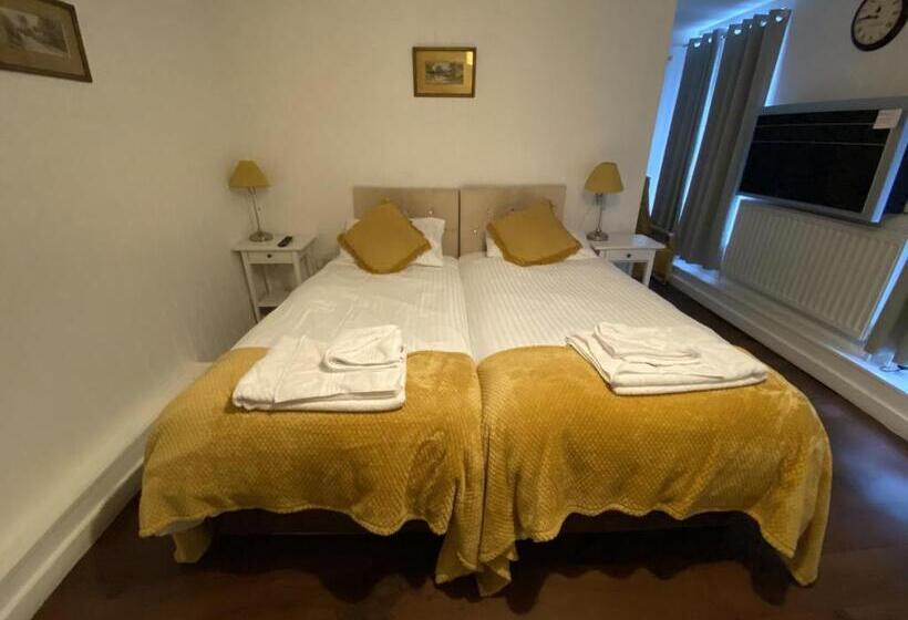 בית מלון כפרי Wheatsheaf