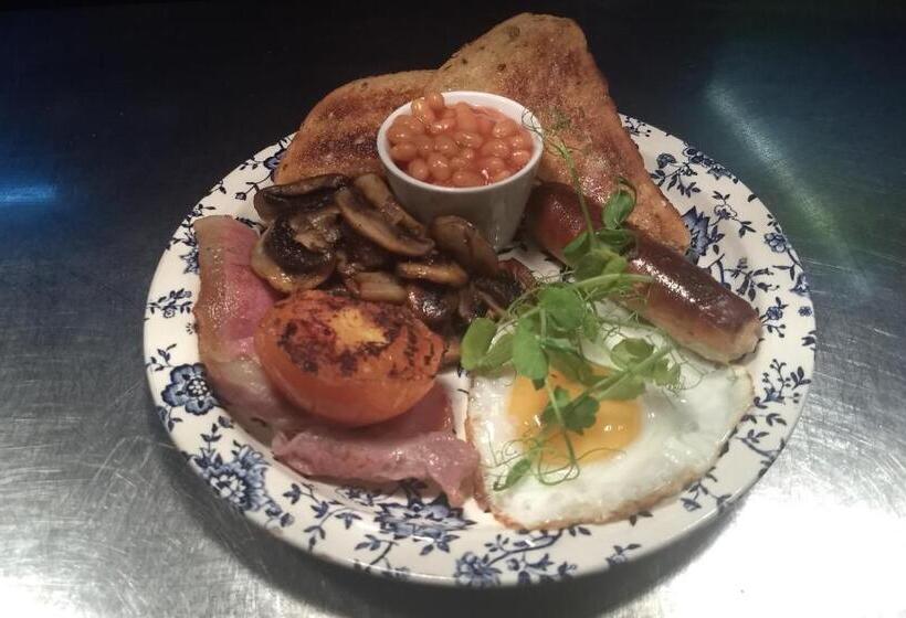 Отель Trewern Arms