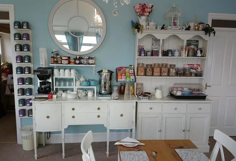 Llansabbath Country Farmhouse B&b