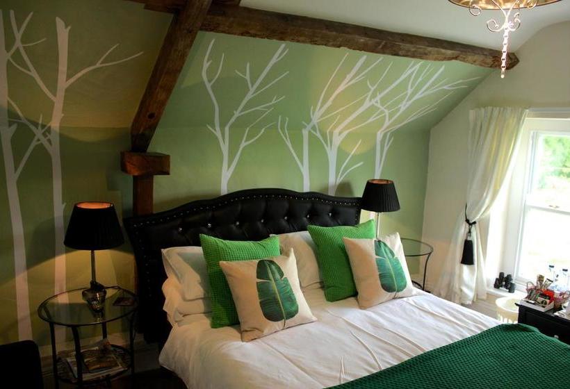 Llansabbath Country Farmhouse B&b