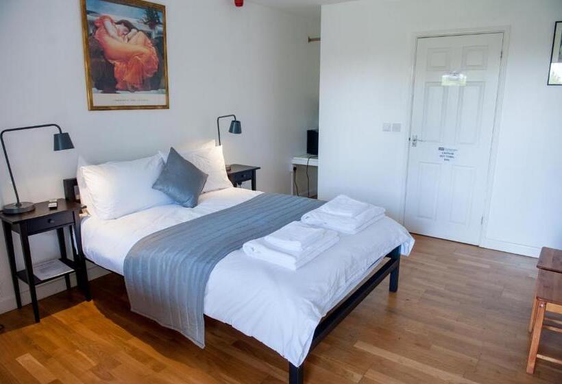 Мотель Cowbridge Cabins