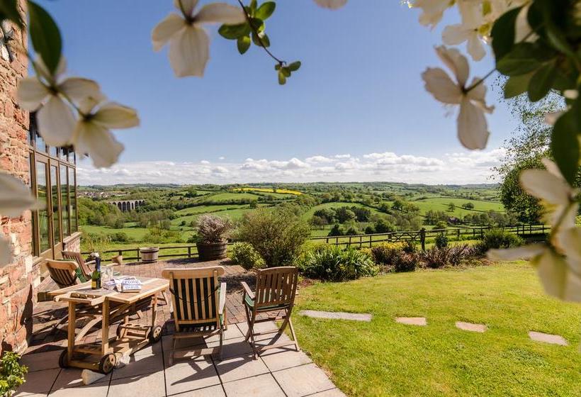 Summerhouse Bed & Breakfast