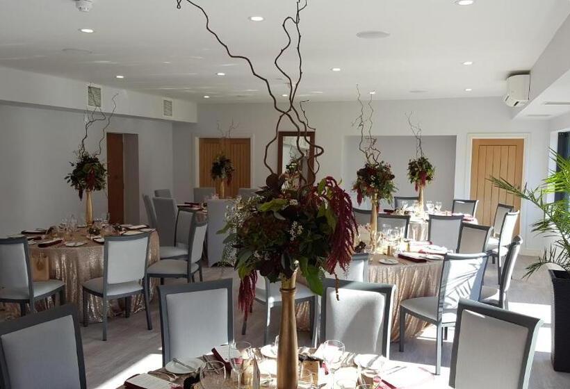 The Brander Lodge Hotel And Bistro