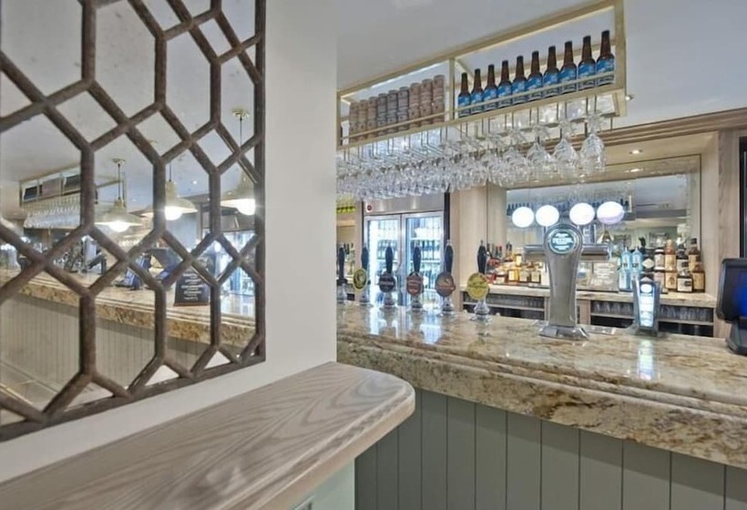 The Queen Hotel Wetherspoon