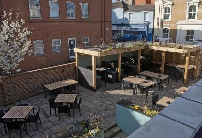 The Queen Hotel Wetherspoon