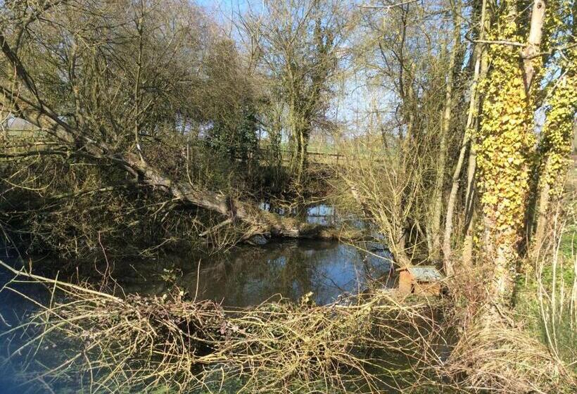 Valley Farmhouse B&b