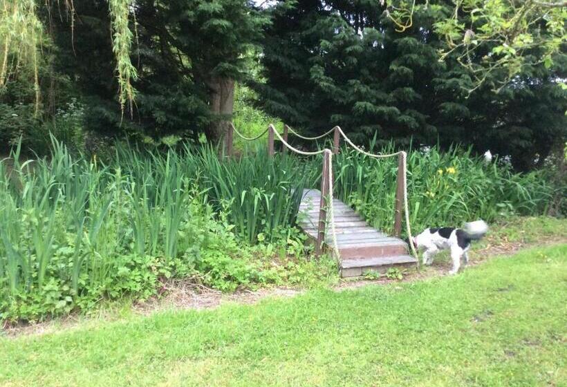 Valley Farmhouse B&b