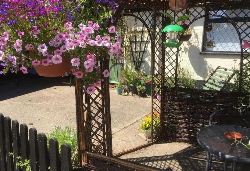 Valley Farmhouse B&b