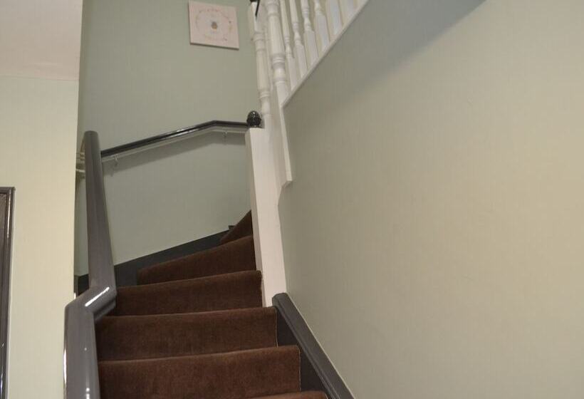 Walsh S Hotel And Apartments