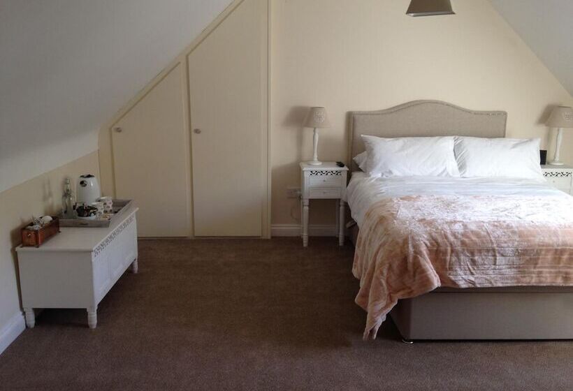 Whitethorn Bed And Breakfast