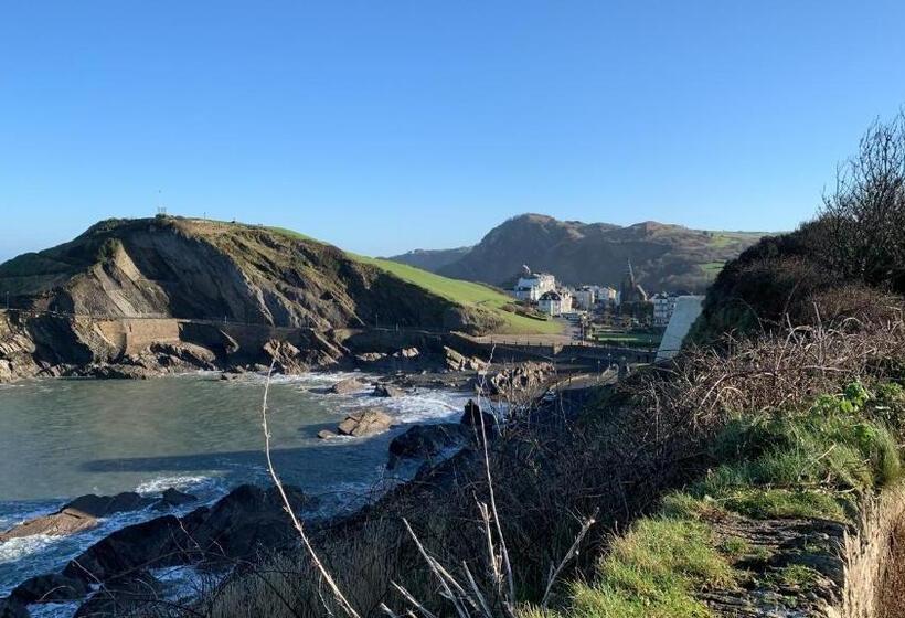 Ocean Backpackers Self Catering Hostel