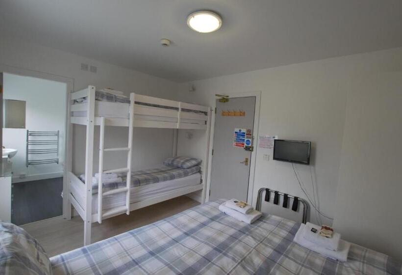 Общежитие Corran Bunkhouse