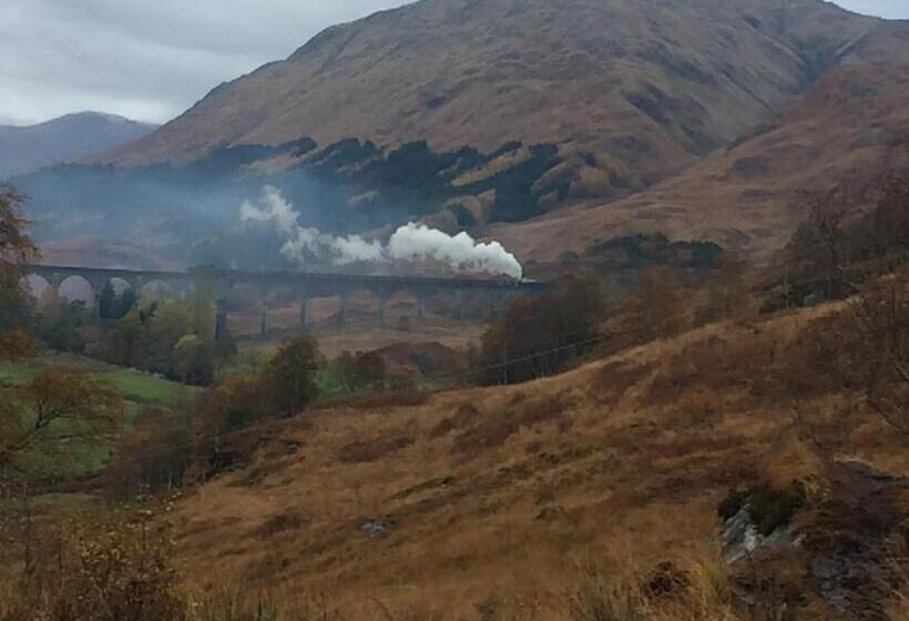 Общежитие Corran Bunkhouse