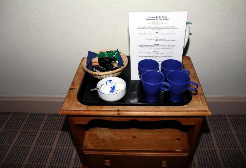 Общежитие The Eagles Bunkhouse