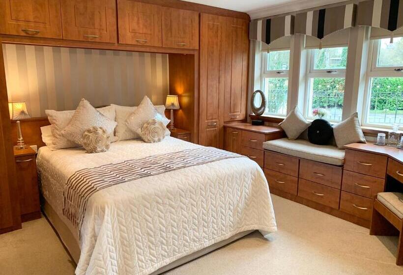 Ayrs And Graces Luxury Bed And Breakfast