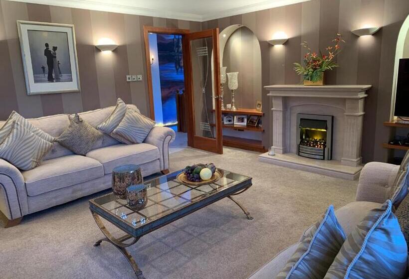 Ayrs And Graces Luxury Bed And Breakfast