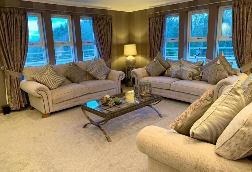 Ayrs And Graces Luxury Bed And Breakfast