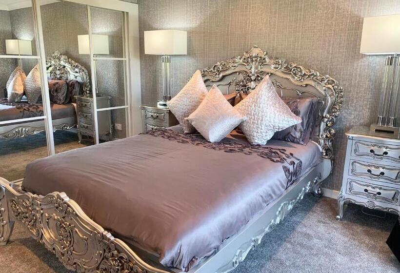 Ayrs And Graces Luxury Bed And Breakfast