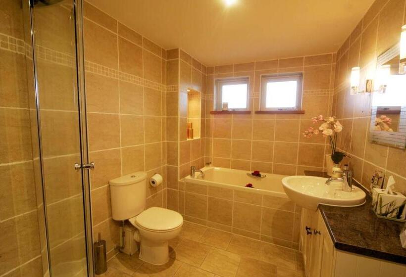 Ayrs And Graces Luxury Bed And Breakfast