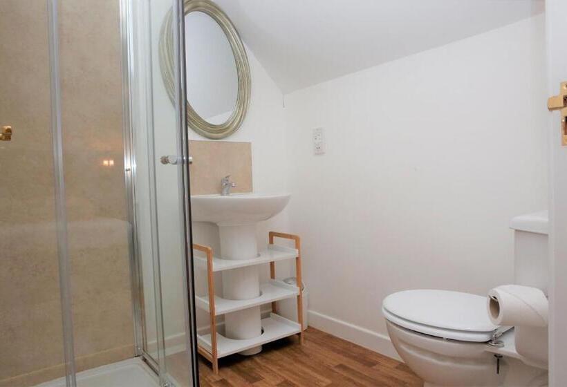 مبيت وإفطار Ardross Glencairn