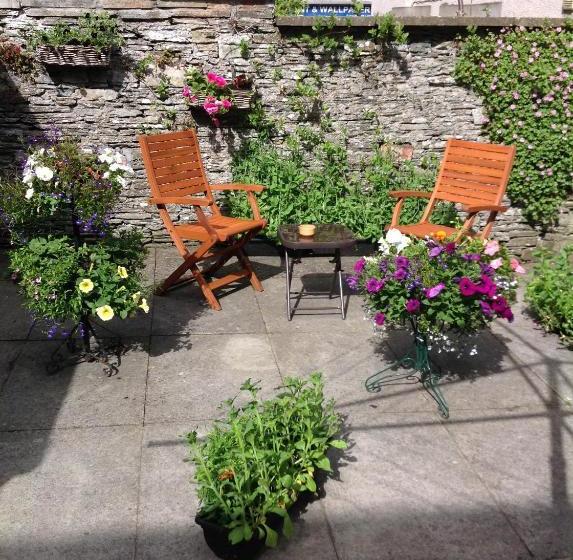 Bed And Breakfast At 4