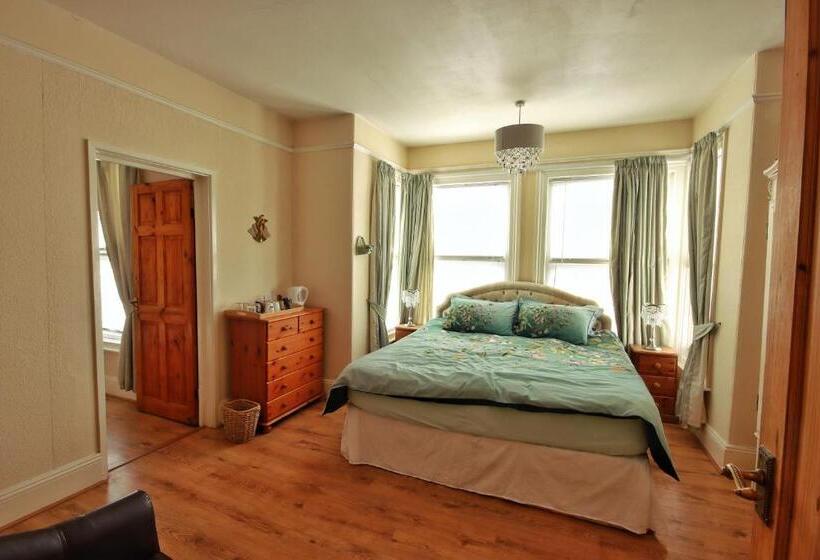 تختخواب و صبحانه Beaches Guesthouse