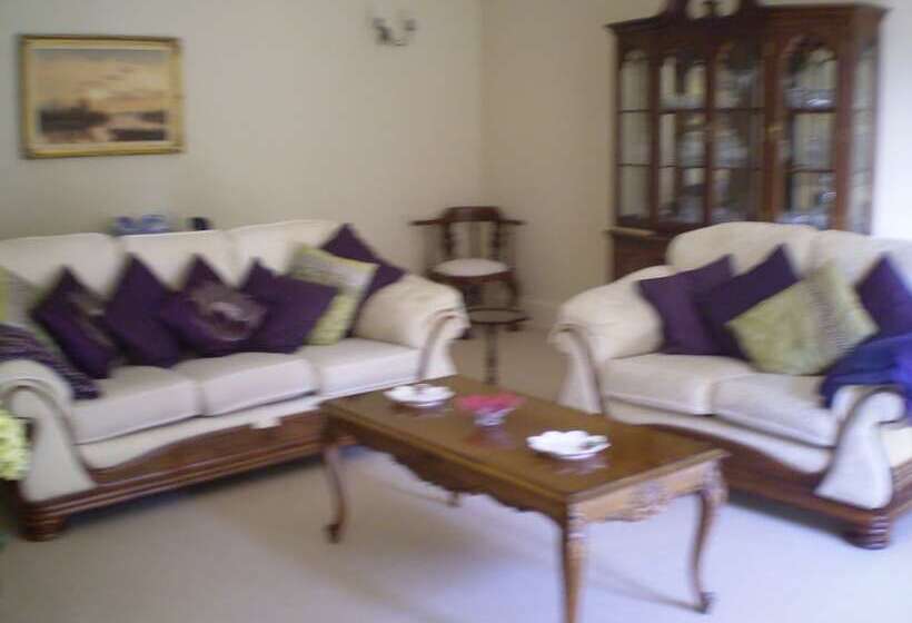 Buckley Farmhouse B & B